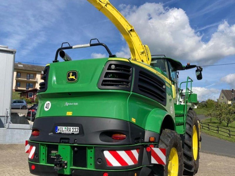 John Deere 8600i mit Kemper 475 & Pickup