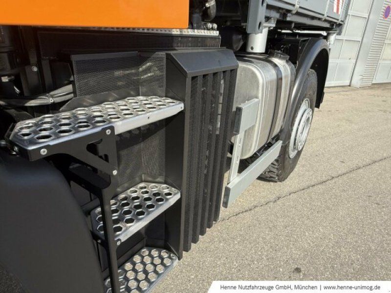 Mercedes-Benz U 423 UGE