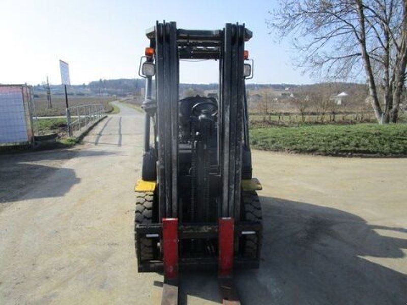 Komatsu FD25T Tripl-Freihub 4,70m + Seitenschieber