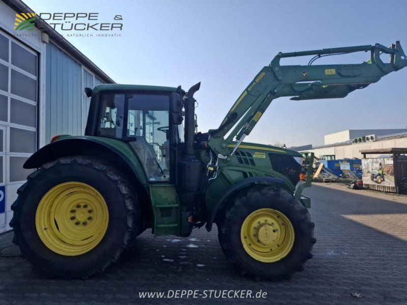 John Deere 6155M mit FL 663R