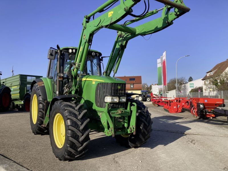 John Deere 6520