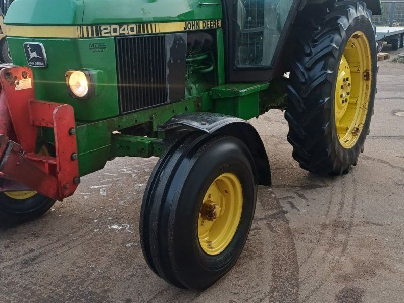 John Deere 2040