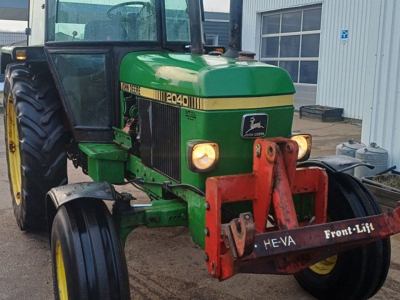 John Deere 2040