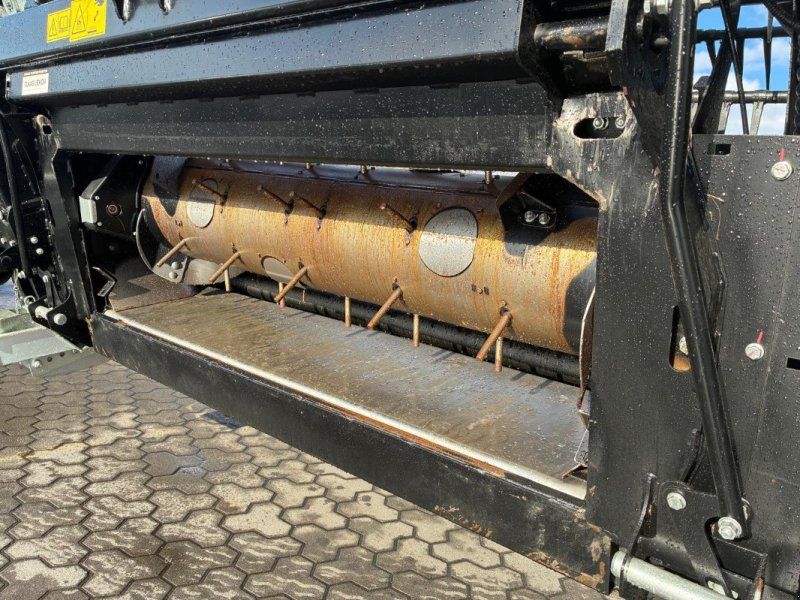 MacDon FD 241 Flexdraper Adapter Claas