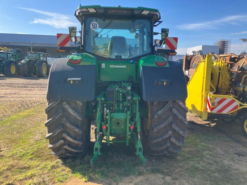 John Deere 7R 310