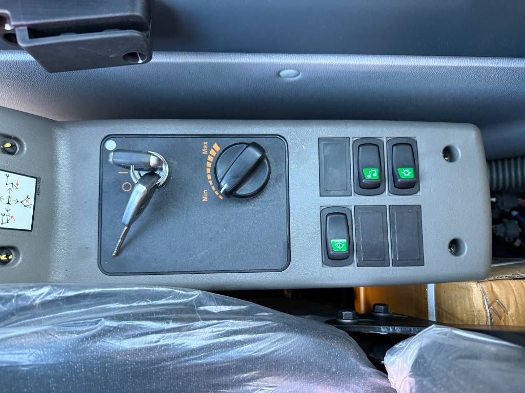 Hyundai R210 Smart X Plus *2026 Model* NEW / UNUSED