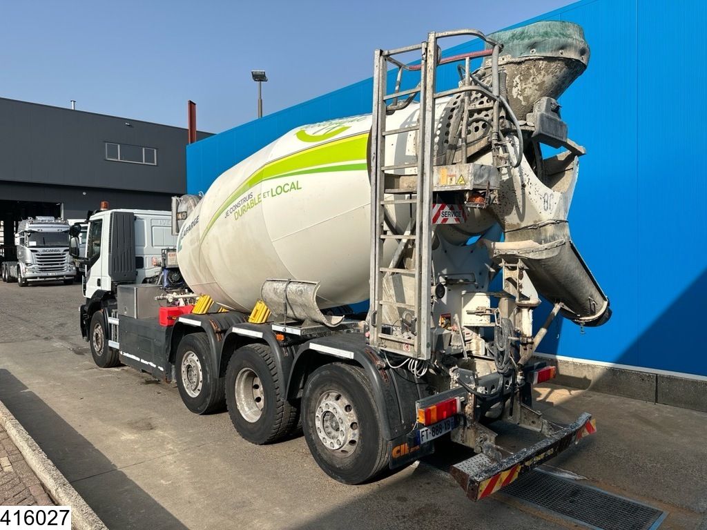 Iveco Stralis 8x2, CNG