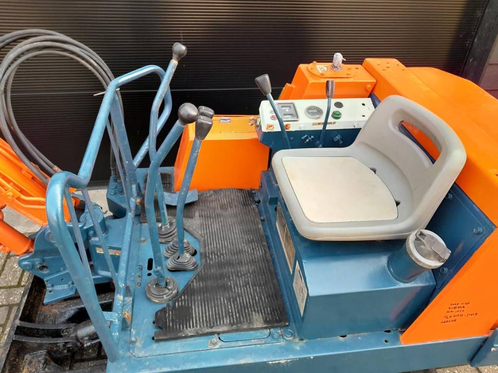 Kubota KH 012 minigraver