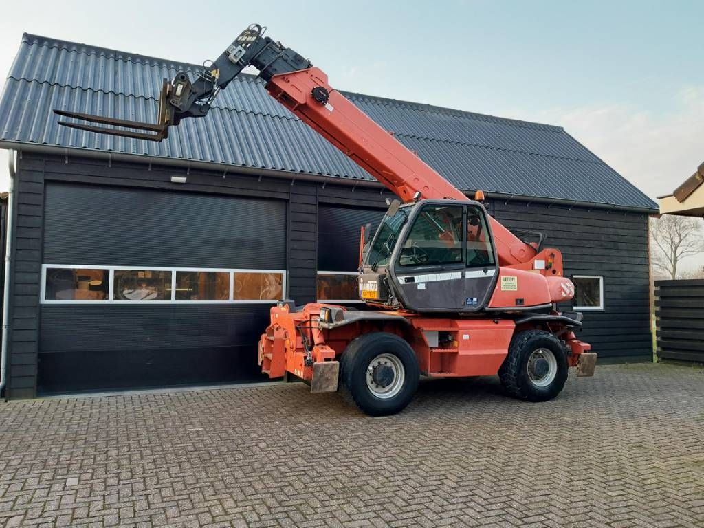 Manitou MRT 2150 M Remote Control Kantelcabine