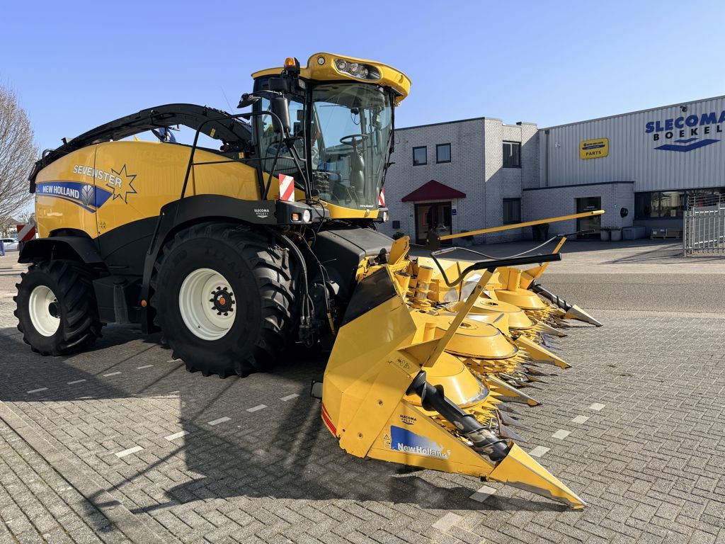 New Holland FR500 Forager + FIE450 Mais Header