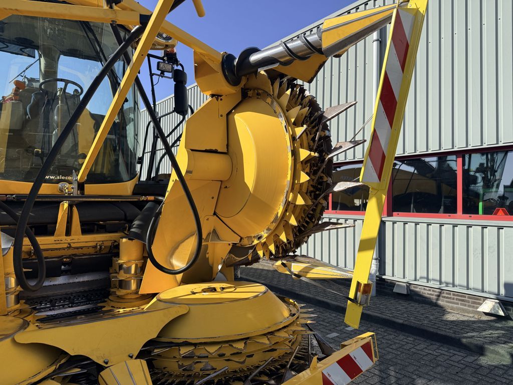 New Holland FR500 Forager + FIE450 Mais Header