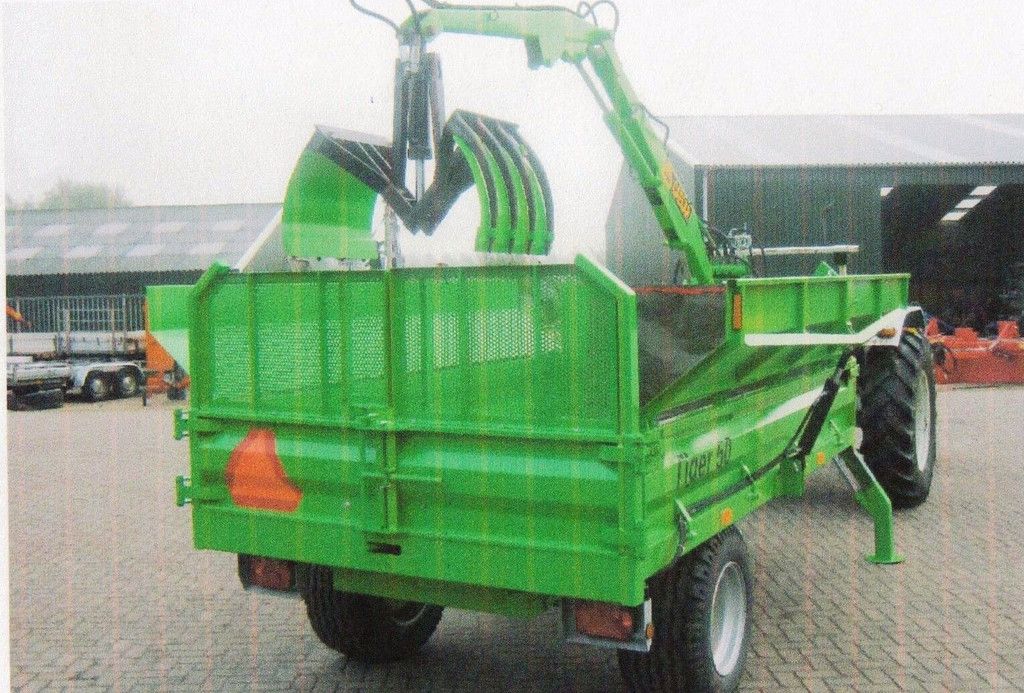 Kipper met opbouwkraan