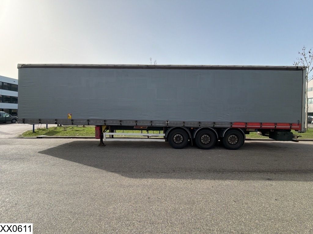 Fruehauf Tautliner Lift axle