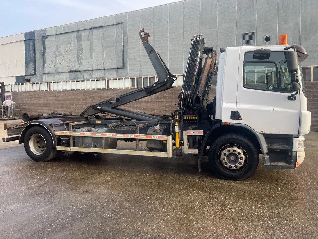 DAF CF 65.220 Hiab 085D / Leebur Haak