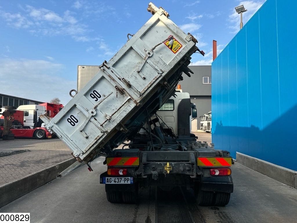 Renault Midlum 220 EURO 3, Manual transmission, Leaf springs