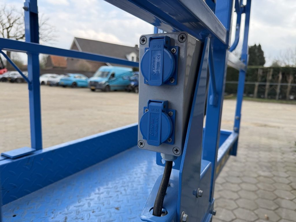 XCMG XG0807 AC schaarhoogwerker 7.8 M BJ 2024