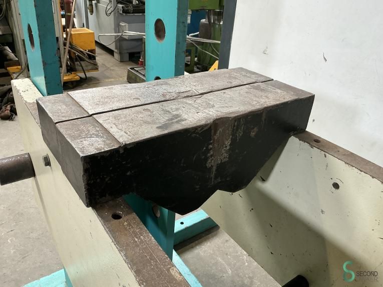 Hydraulic presses Sahinler DK 1570-150 2004