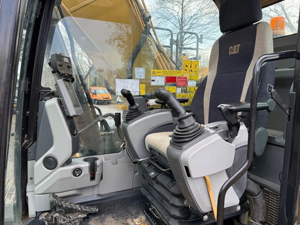 Caterpillar 323E 3D Leica gps Engcon Full option