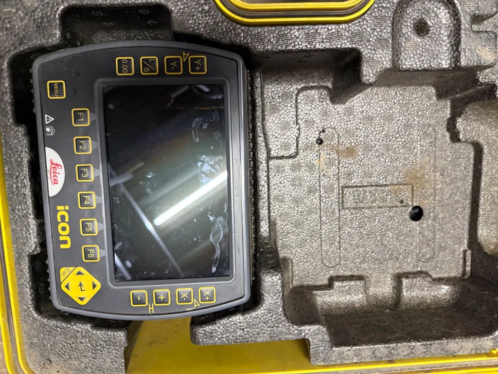 Caterpillar 323E 3D Leica gps Engcon Full option