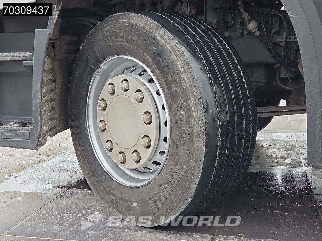 Renault T T 380 4X2 Longitud interior 845 cm Elevador trasero automático 2000 kg Euro 6