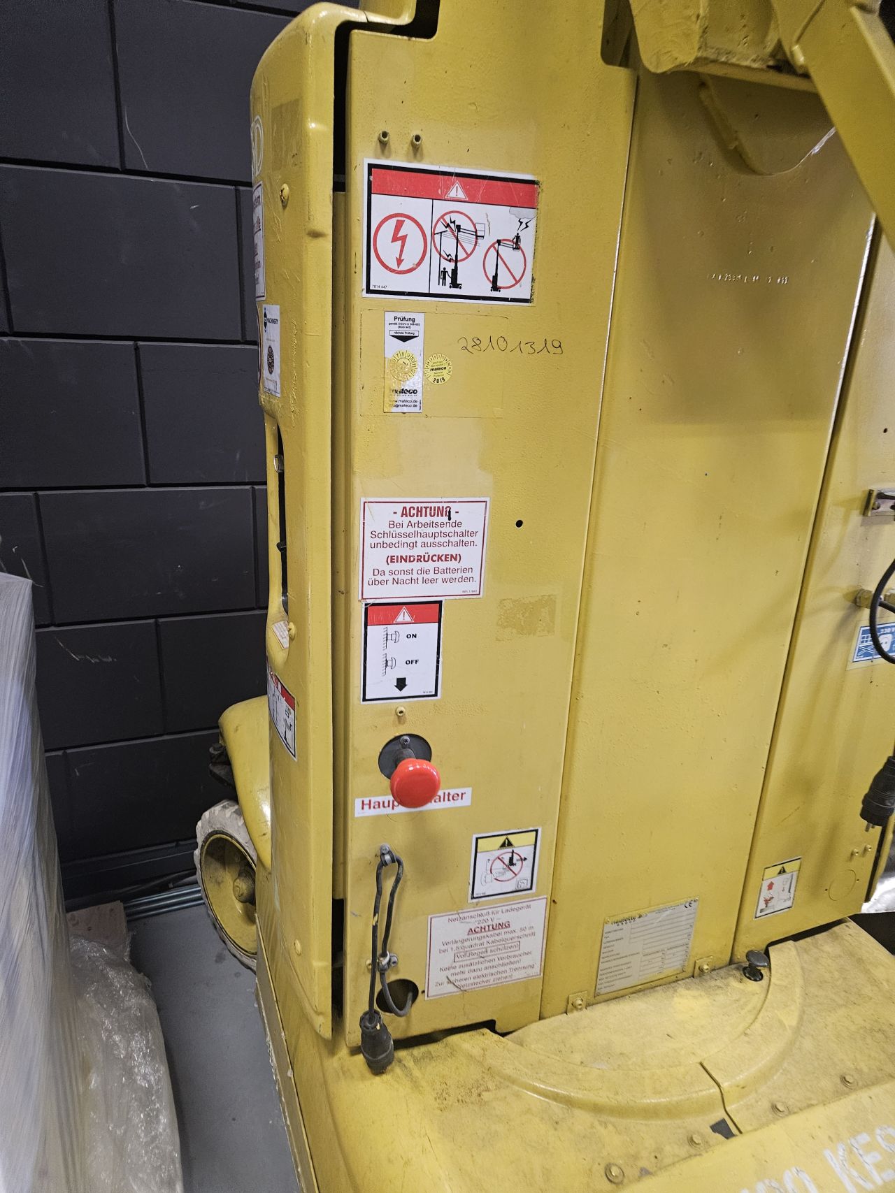 Hoogwerker, vertical mast lift, verreiker