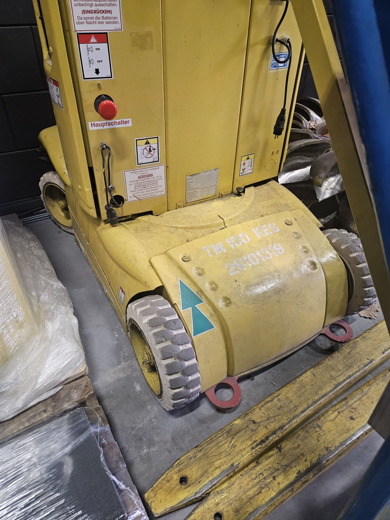 Hoogwerker, vertical mast lift, verreiker