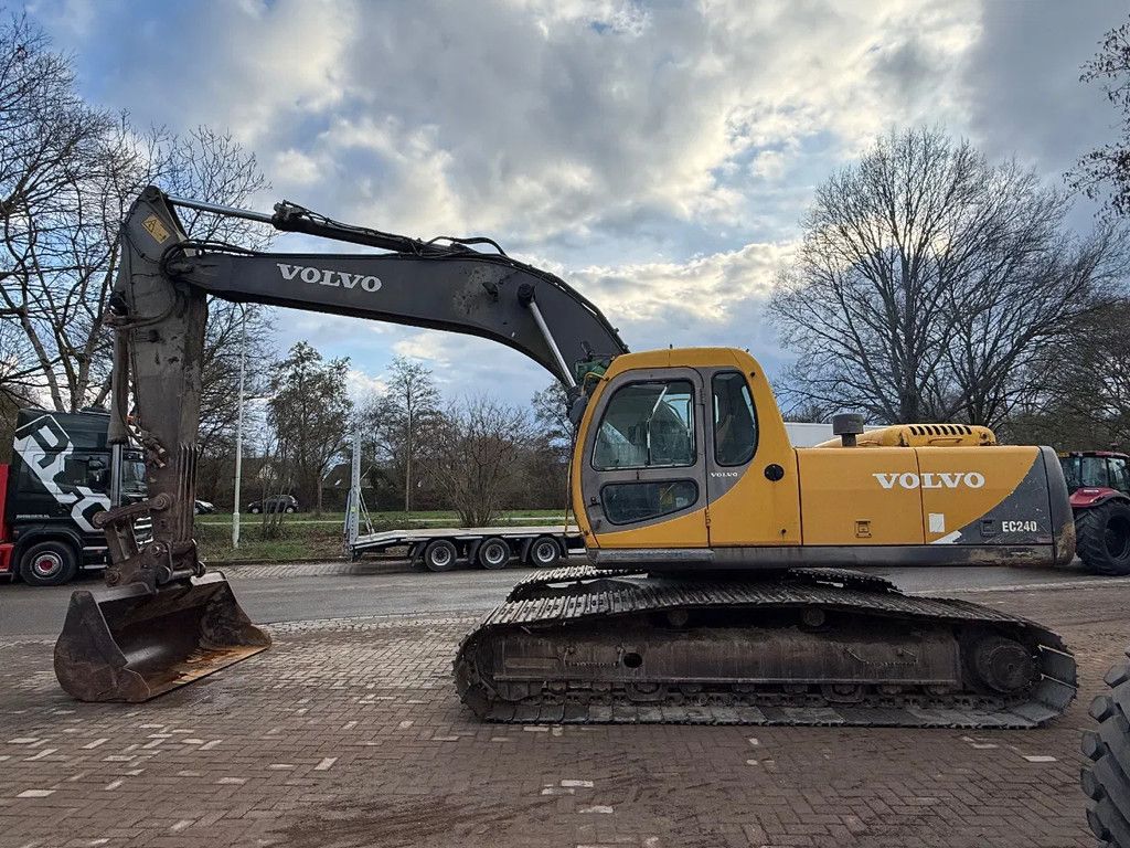 Volvo EC240