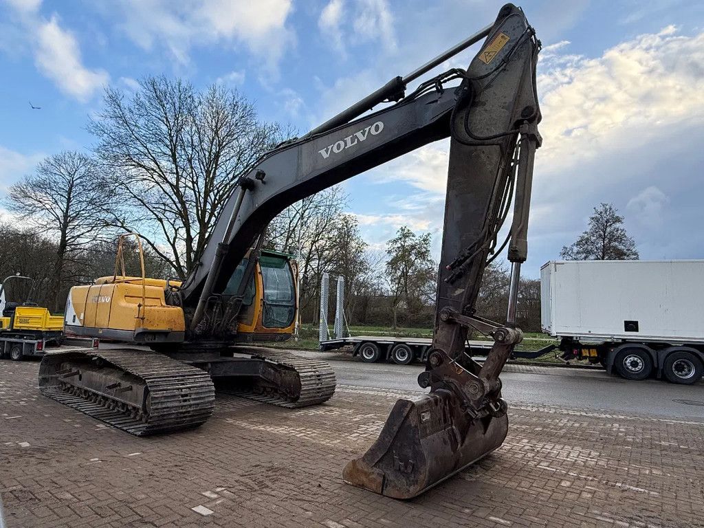 Volvo EC240