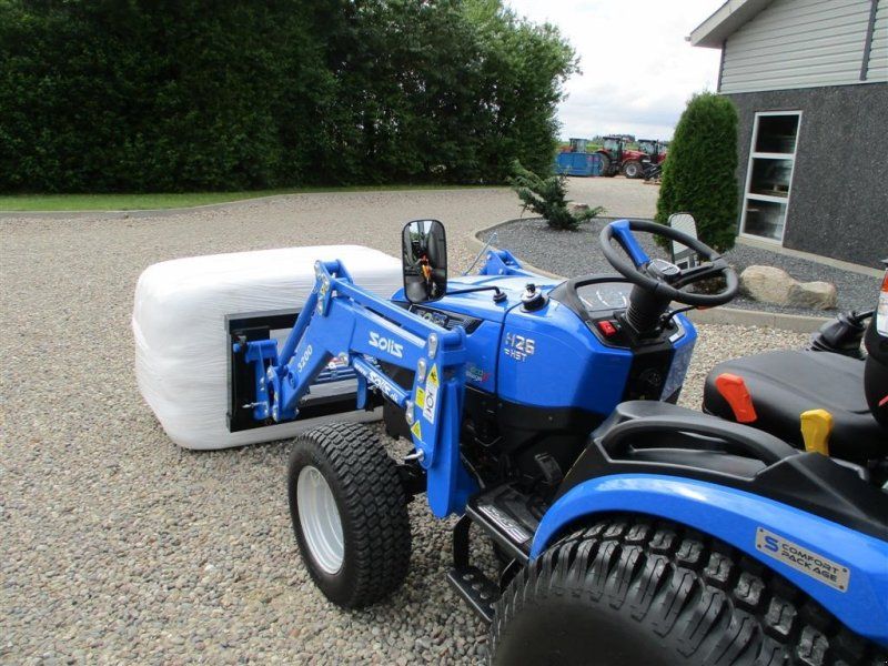 Solis 26 HST med fuldhydraulisk frontlæsser på