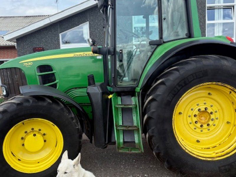 John Deere 7530 PREMIUM AUTOQUARD, FRONTLIFT