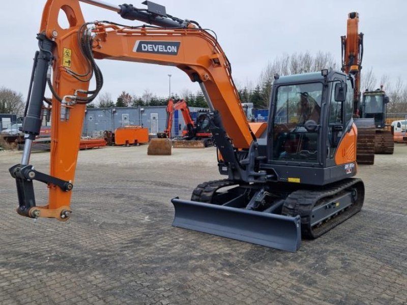 Develon DX85R-7