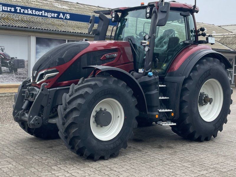 Valtra Q245