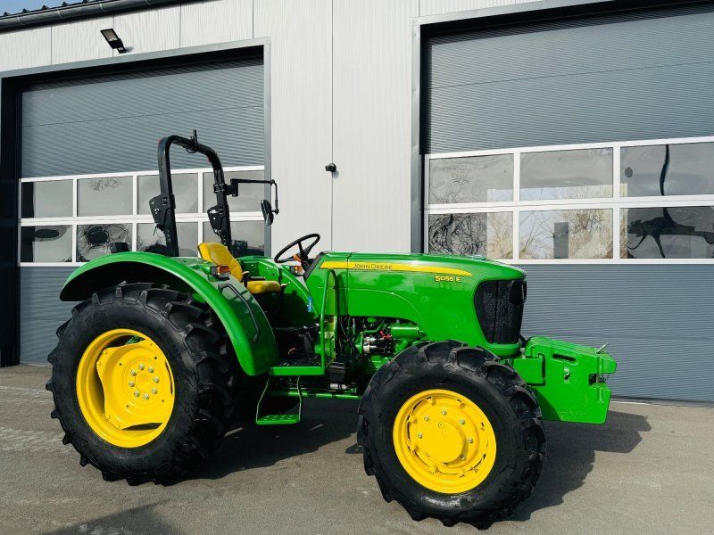 John Deere 5055 E