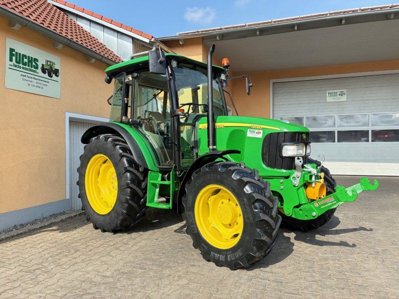 John Deere 5620 mit Fronthydraulik und Frontzapfwelle