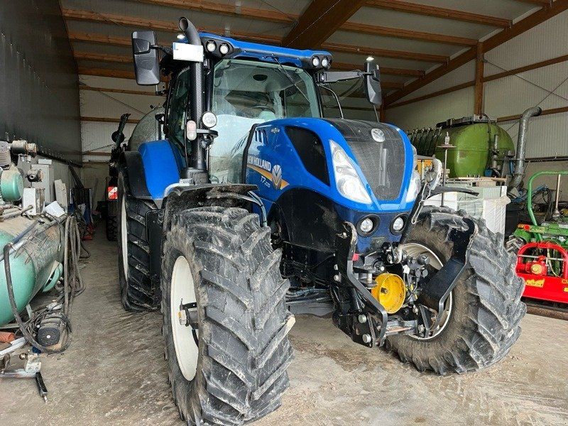 New Holland T7.225 im KUNDENAUFTRAG