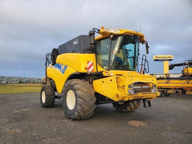 New Holland CR9080