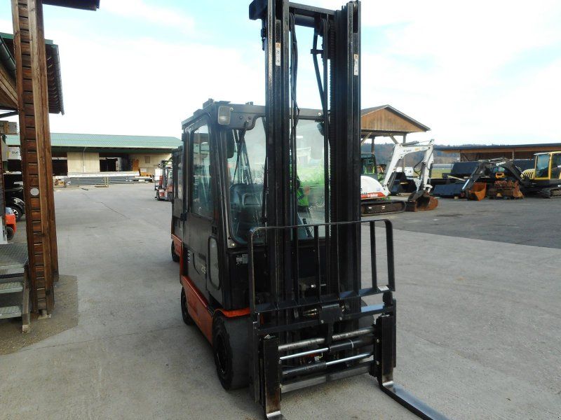 Doosan B25X-5 mit SS + SS + LS + Kabine + 80V Ladegrät