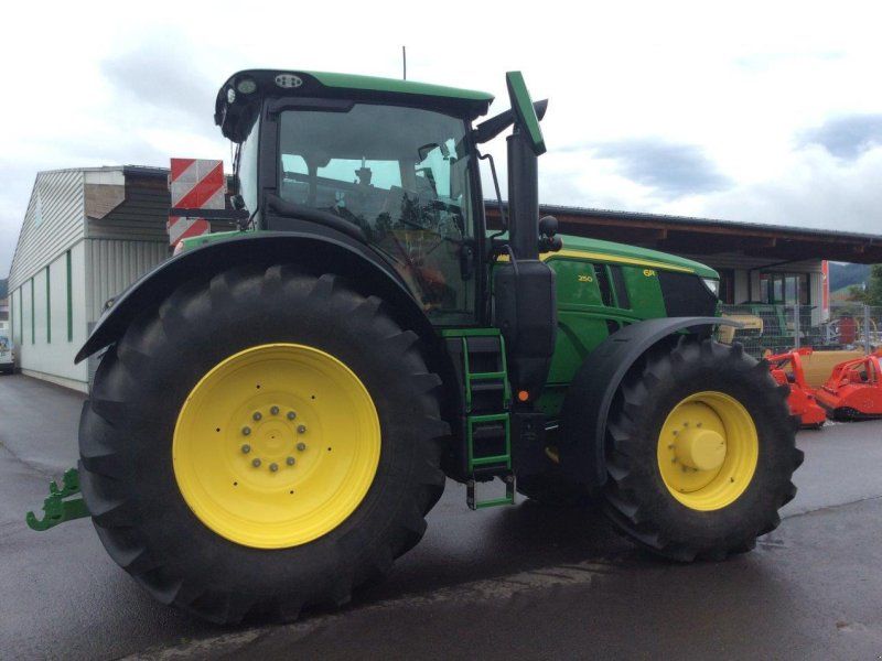 John Deere 6 R 250