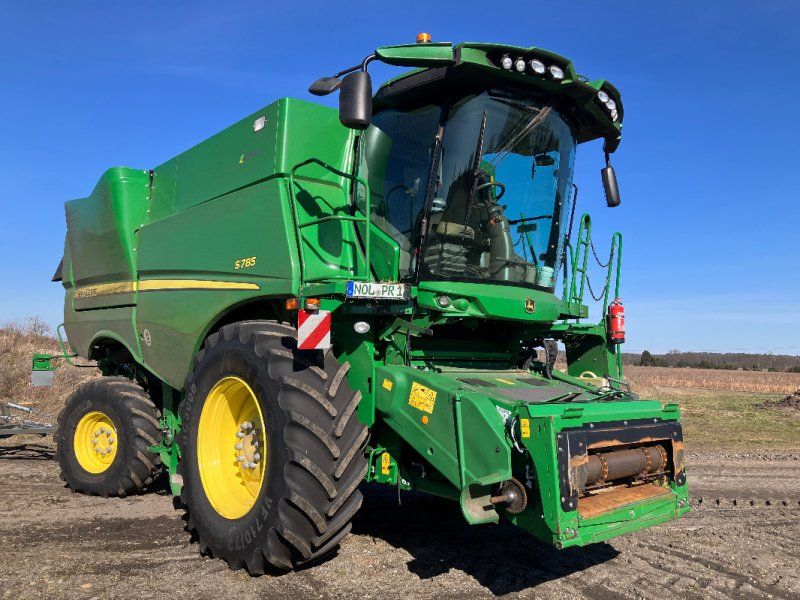 John Deere S785