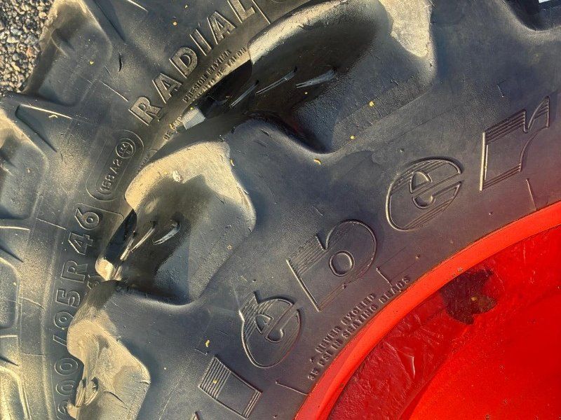 Kleber 320/85R32 und 300/95R46