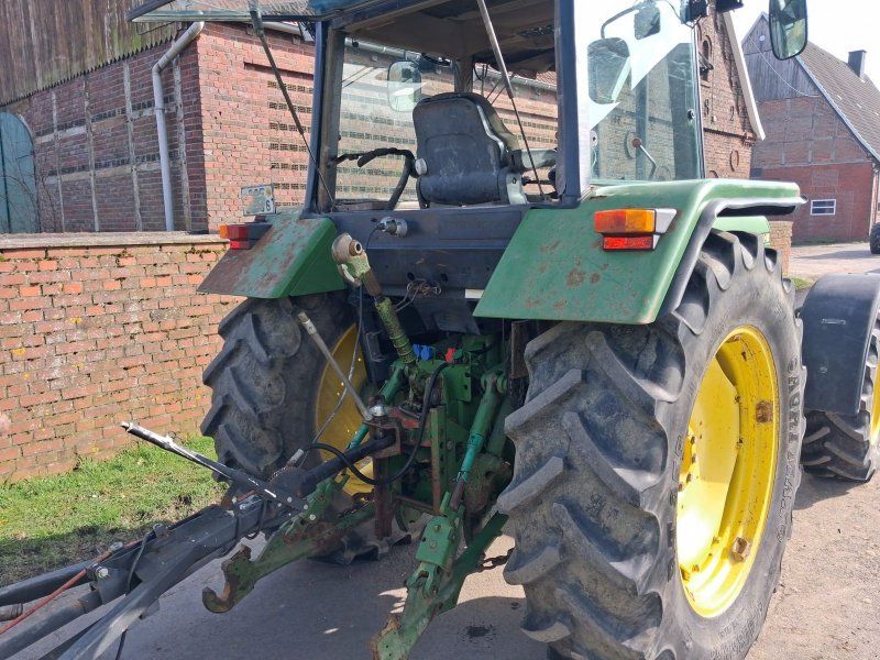 John Deere 3050