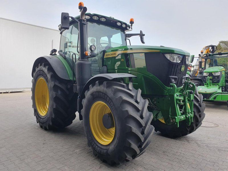 John Deere 6R 215