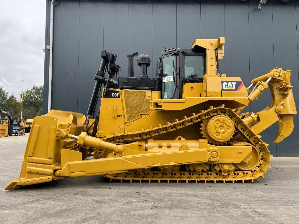 CAT D9T
