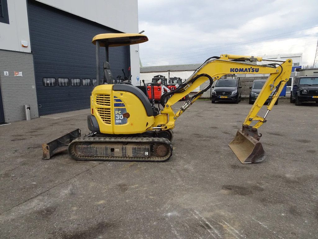 Komatsu PC30MR-3