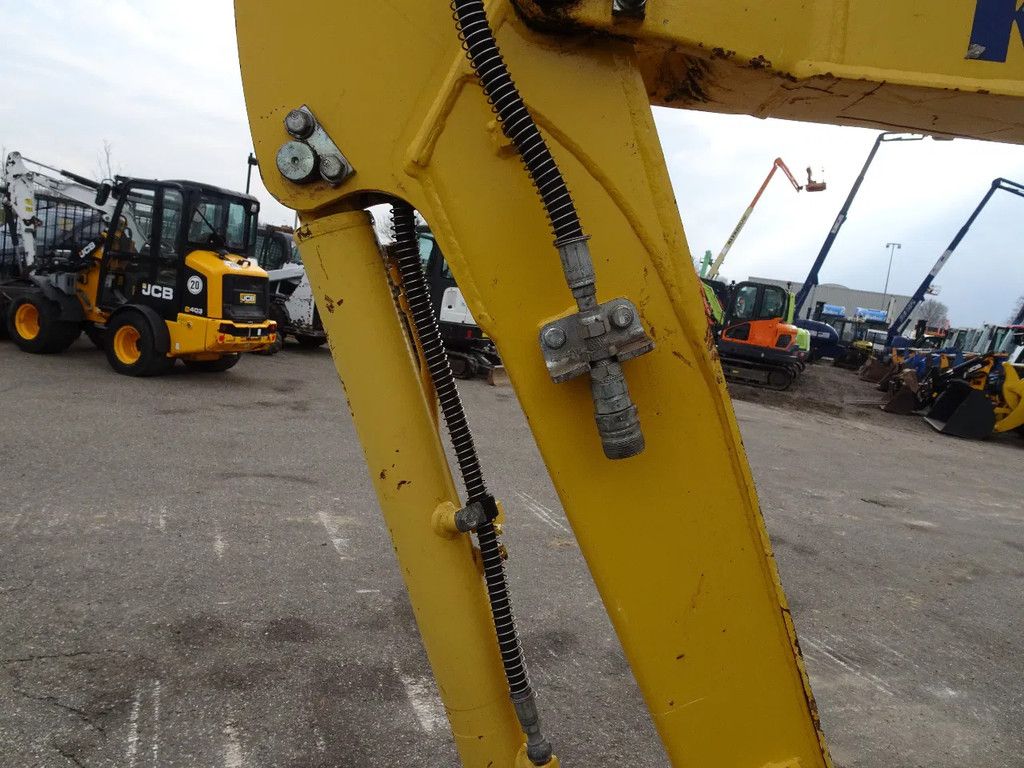 Komatsu PC30MR-3