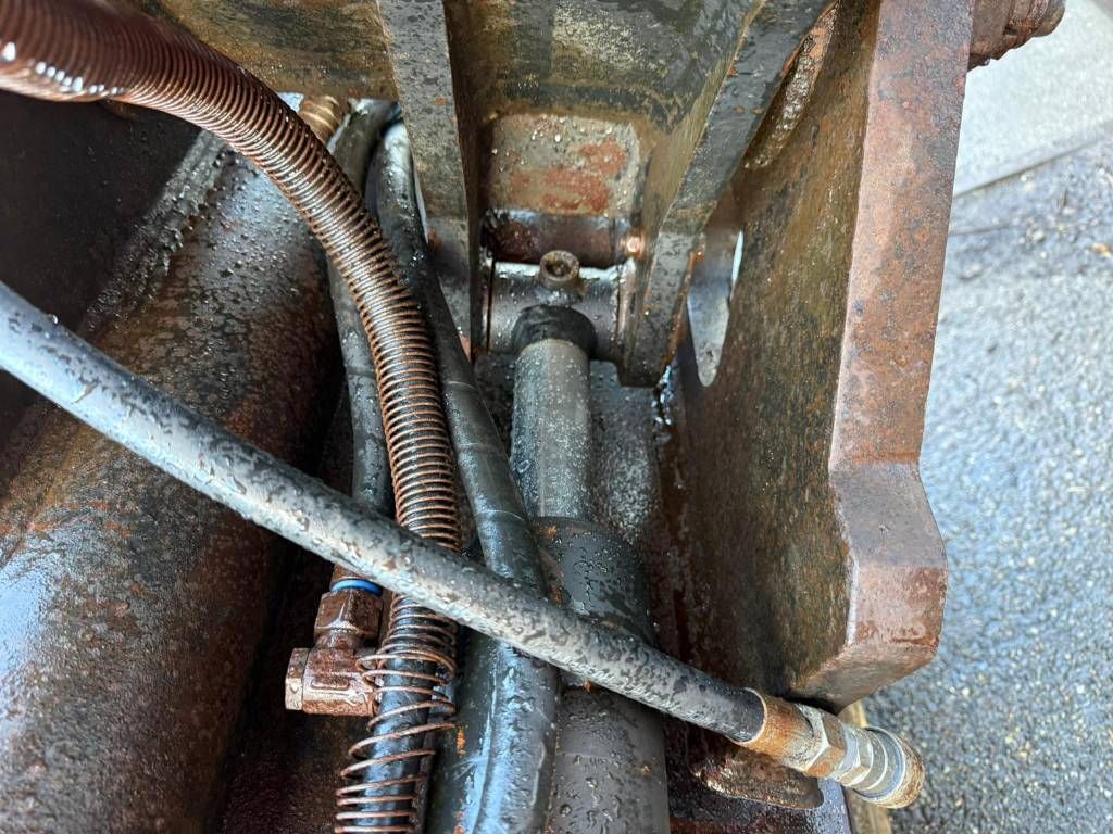 4 Different tiltbucket / kantelbak / Schwenklöffel