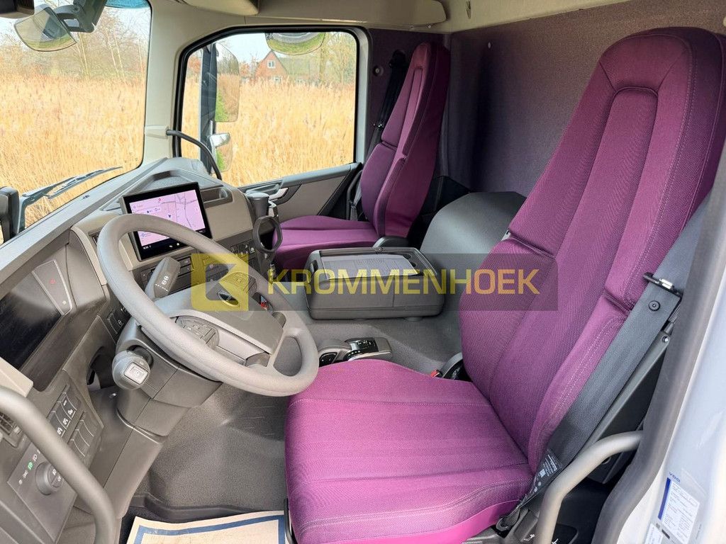 Volvo FM 500 8x2 Machine transporter | New KH10003