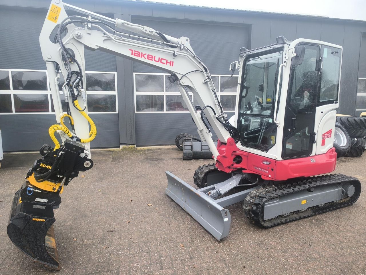 TAKEUCHI TB335R