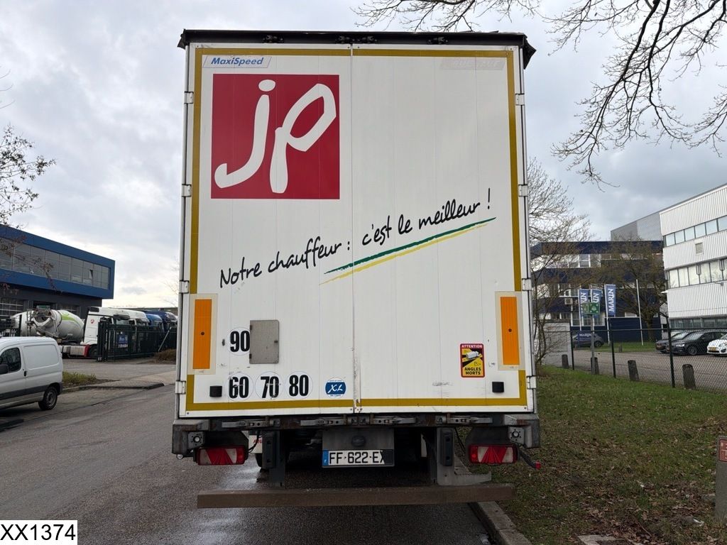 Fruehauf Tautliner Elevator