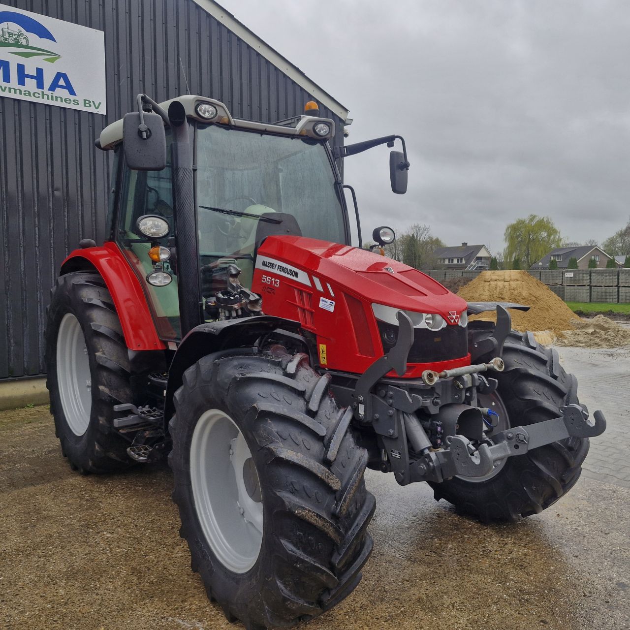 Massey ferguson 5613 Dyna 6